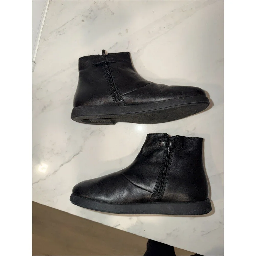 Camper Kids Duet  Chelsea Black Leather Ankle Boots Heart Details Sz 36